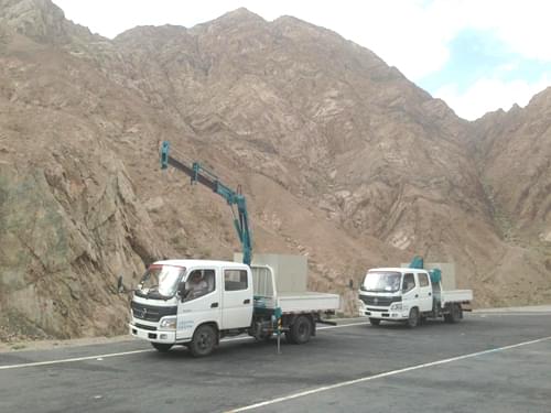 歐曼重卡野外救援服務(wù)車千里走新疆
