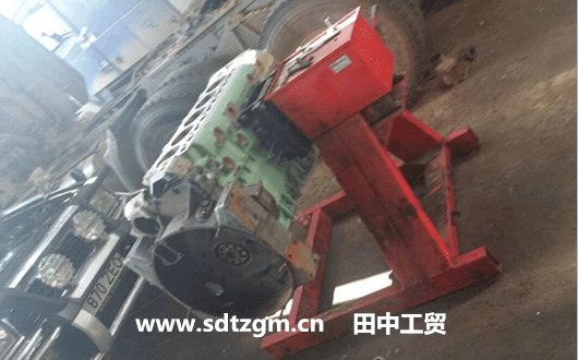 國(guó)外客戶使用田中發(fā)動(dòng)機(jī)拆裝翻轉(zhuǎn)架.png 國(guó)外客戶使用田中發(fā)動(dòng)機(jī)拆裝翻轉(zhuǎn)架.png