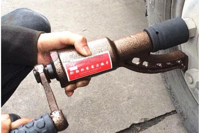 輪胎省力扳手3.jpg 輪胎省力扳手3.jpg