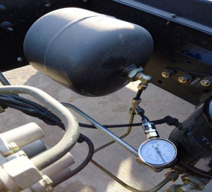 氣路故障檢測器檢測干燥罐.jpg 氣路故障檢測器檢測干燥罐.jpg