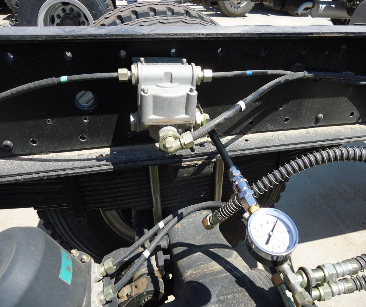 氣路故障檢測器檢測主制動繼動閥.jpg 氣路故障檢測器檢測主制動繼動閥.jpg