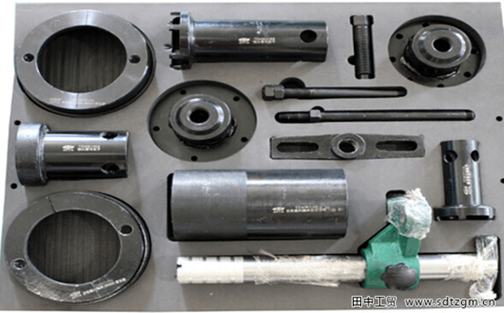 重卡維修收工具