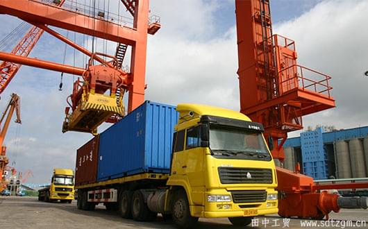 港口貨運(yùn)推動田中重卡維修工具發(fā)展.jpg 港口貨運(yùn)推動田中重卡維修工具發(fā)展.jpg
