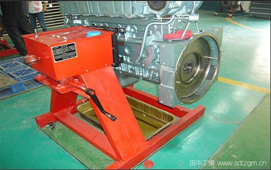 田中工貿發(fā)動機翻轉架.jpg 田中工貿發(fā)動機翻轉架.jpg