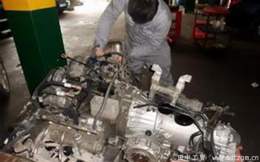 變速箱維修作業(yè)