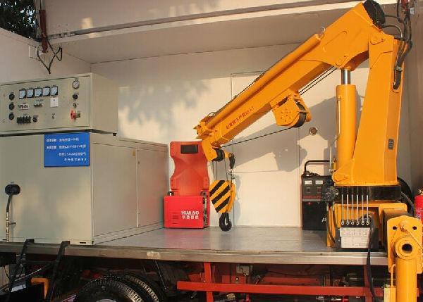 田中流動(dòng)服務(wù)站   提供電源、氣源、廂內(nèi)總成吊裝