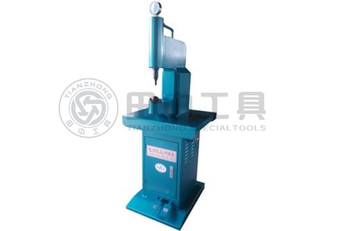 氣動剎車蹄片鉚壓機(jī)1.jpg 氣動剎車蹄片鉚壓機(jī)1.jpg