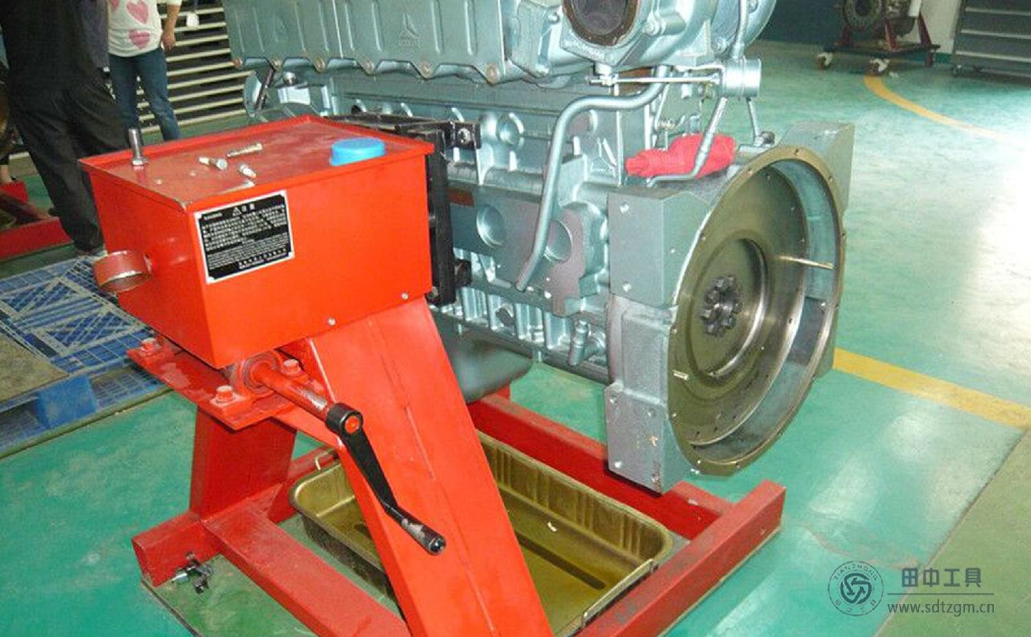 發(fā)動(dòng)機(jī)翻轉(zhuǎn)架1.jpg 發(fā)動(dòng)機(jī)翻轉(zhuǎn)架1.jpg