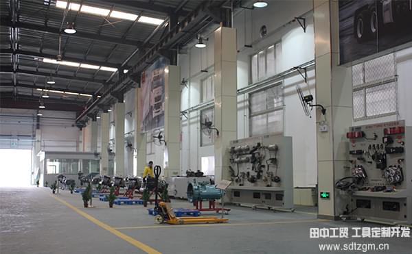 卡車教學(xué)教具定制開發(fā).jpg 卡車教學(xué)教具定制開發(fā).jpg