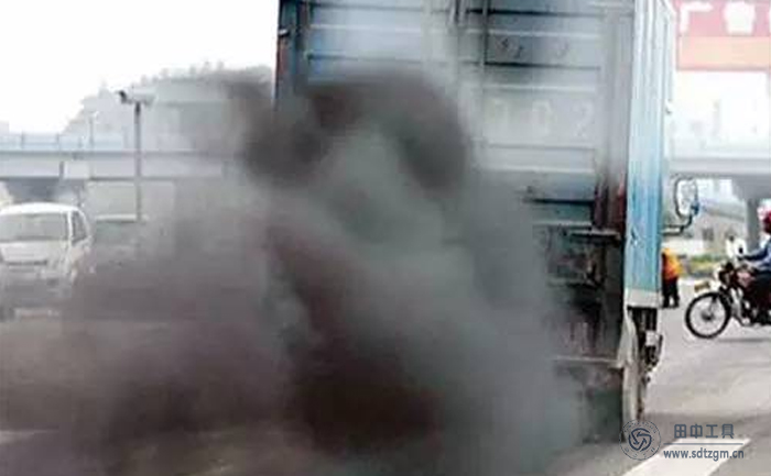 發(fā)動機排氣管冒黑煙