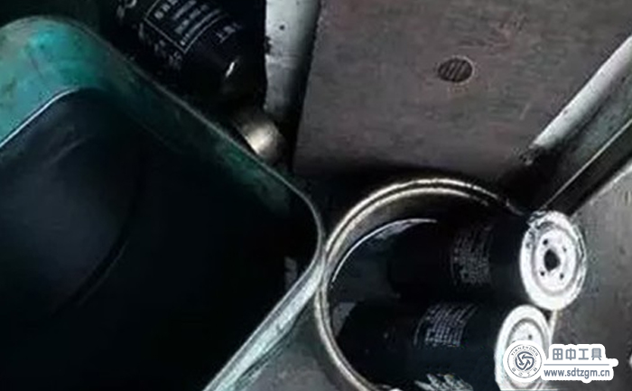 檢查油水分離器 檢查油水分離器