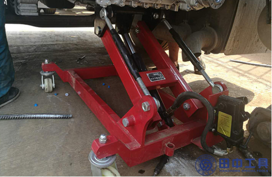 廣東崔師傅使用變速箱液壓拖車場景圖 廣東崔師傅使用變速箱液壓拖車場景圖