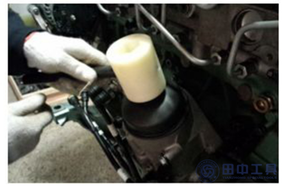 燃油濾清器扳手使用案例圖片 燃油濾清器扳手使用案例圖片