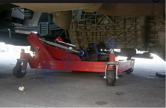 變速箱液壓拖車(chē)使用圖片 變速箱液壓拖車(chē)使用圖片