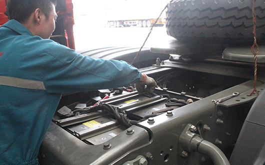 重汽MC05曼發(fā)動(dòng)機(jī)維修保養(yǎng)操作圖片 重汽MC05曼發(fā)動(dòng)機(jī)維修保養(yǎng)操作圖片