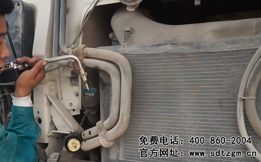 卡車養(yǎng)護(hù)搶修服務(wù)車養(yǎng)護(hù)功能&mdash;&mdash;潤(rùn)滑油品的加注更換