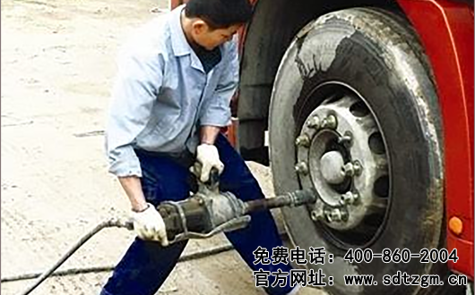 移動式上門保養(yǎng)服務車快修功能&mdash;&mdash;輪胎更換、保輪