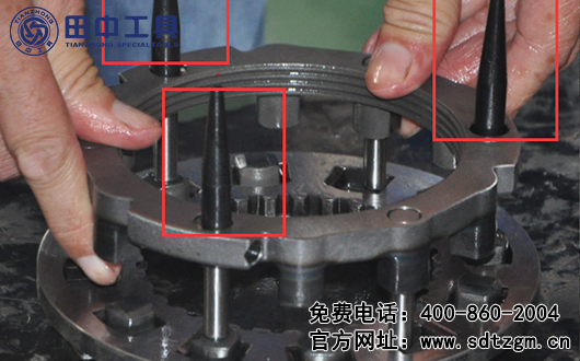 前副箱同步器導(dǎo)向套(S399171ZF103) 前副箱同步器導(dǎo)向套(S399171ZF103)