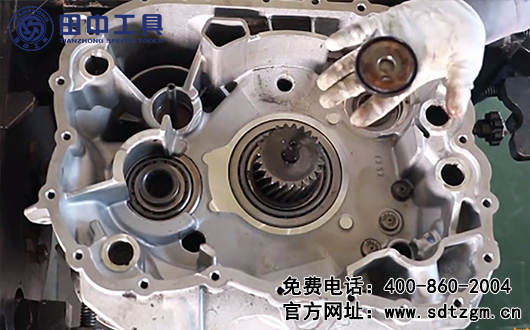 ZF16檔變速器拆卸，ZF變速箱維修工具