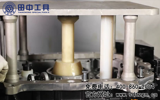 ZF12檔變速箱主箱拆卸 ZF12檔變速箱主箱拆卸