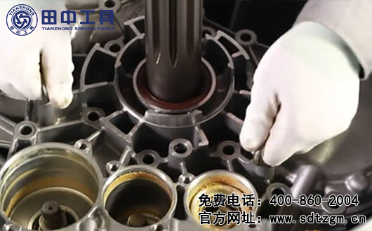 ZF12檔變速箱主箱拆卸 ZF12檔變速箱主箱拆卸