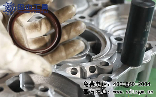 ZF12檔變速箱主箱拆卸 ZF12檔變速箱主箱拆卸