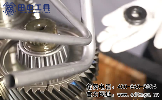 ZF12檔變速箱主箱拆卸 ZF12檔變速箱主箱拆卸