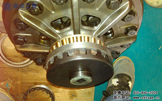 TZ402302中后橋差速器調(diào)整螺母扳手(輸入端右側(cè)) TZ402302中后橋差速器調(diào)整螺母扳手(輸入端右側(cè))