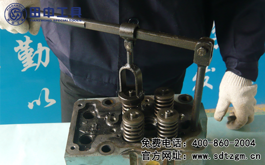 田中帶給大家氣門(mén)彈簧壓縮器解決發(fā)動(dòng)機(jī)故障！